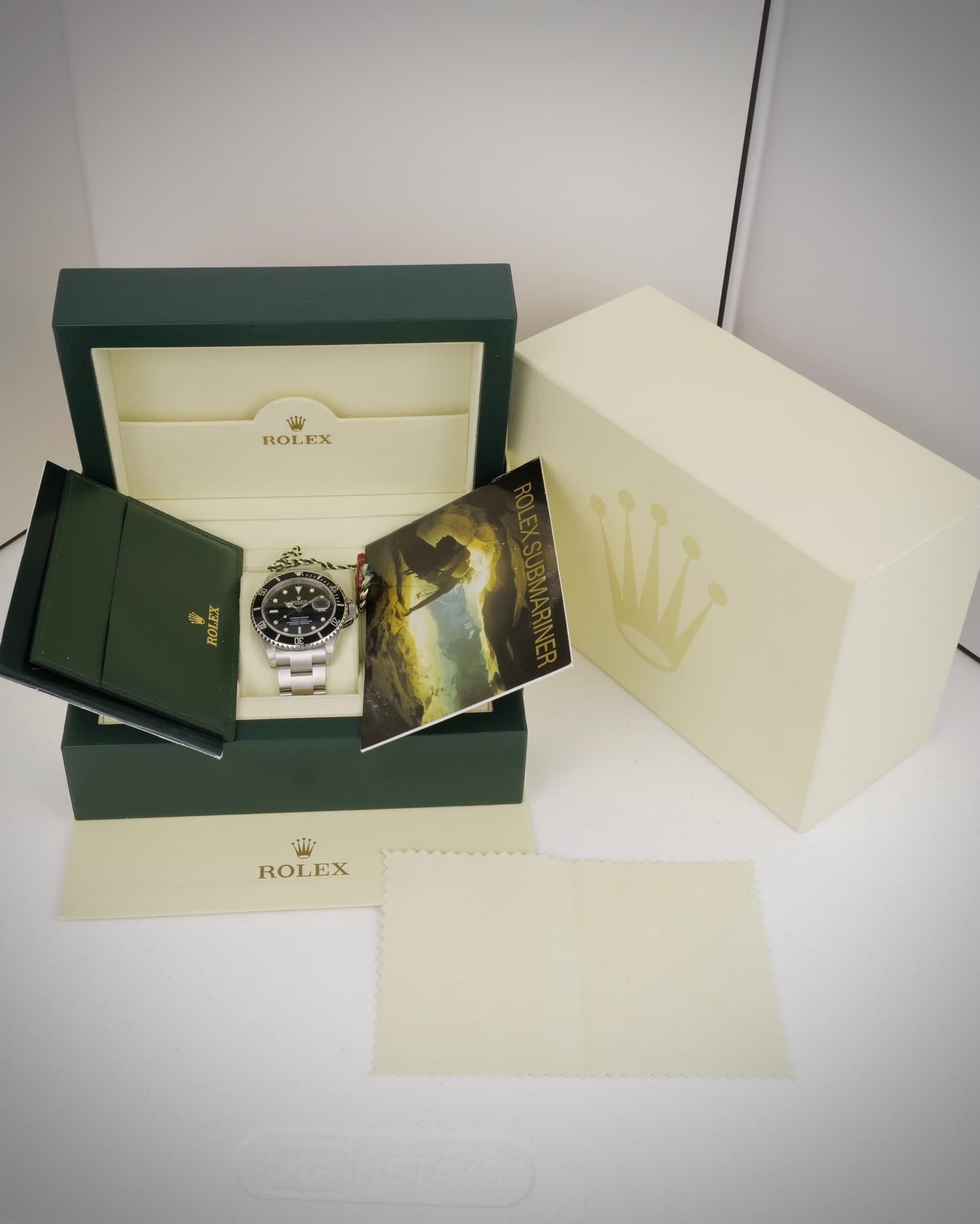 Rolex Submariner Date — photo 9